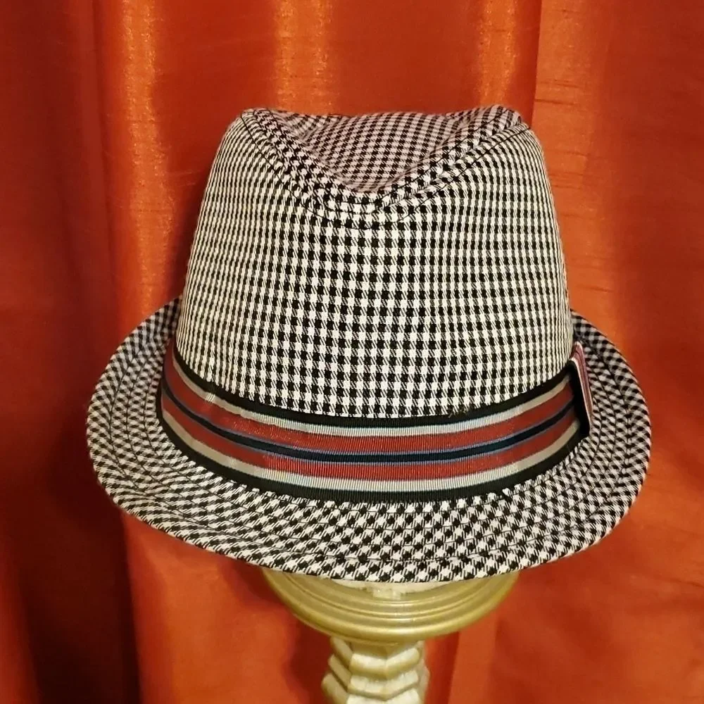 Carbon Elements Fedora & Classic Beanie: Versatile Headwear Bundle